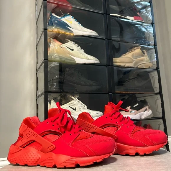 Red Nike Huarache sneakers ❤️ 7 youth size will fit women’s 8 or 7 - Picture 2 of 3